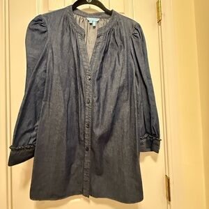 Draper James Burton Through  Top NWOT Chambray